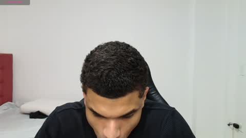 Snapshot of juan_gomez_1 chatting on April 30, 12:17 am juan_gomez_1 online show from April 30, 12:17 am