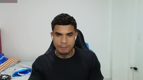 Snapshot of juan_gomez_1 chatting on May 28, 11:35 pm juan_gomez_1 online show from May 28, 11:35 pm