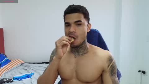 Snapshot of juan_gomez_1 chatting on May 29, 10:08 pm juan_gomez_1 online show from May 29, 10:08 pm