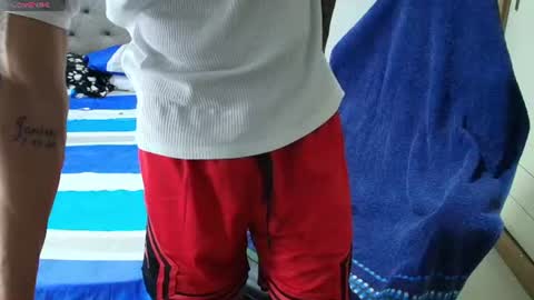 Snapshot of juan_gomez_1 chatting on July 7, 11:03 am juan_gomez_1 online show from July 7, 11:03 am