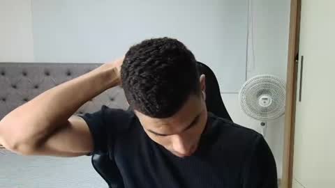Snapshot of juan_gomez_1 chatting on July 19, 10:57 pm juan_gomez_1 online show from July 19, 10:57 pm