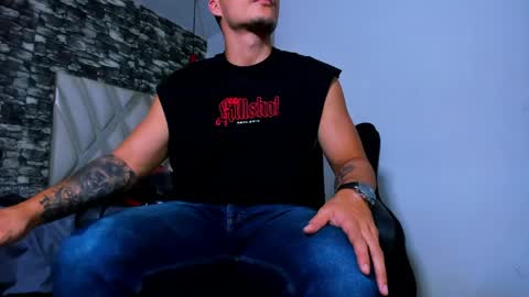 Snapshot of juan_jsmith chatting on April 30, 10:03 pm juan_jsmith online show from April 30, 10:03 pm