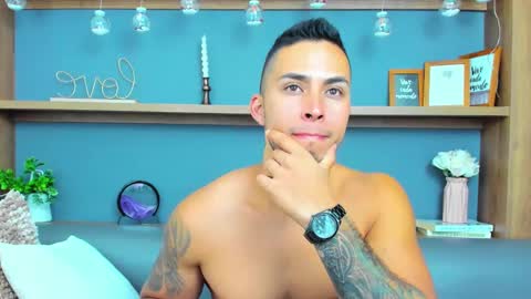 Snapshot of juan_muscle chatting on February 24, 3:55 am juan_muscle online show from February 24, 3:55 am