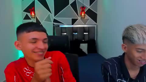 Snapshot of juan_nd_steven chatting on April 23, 2:13 am JuanSteven online show from April 23, 2:13 am