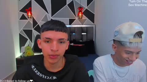 Snapshot of juan_nd_steven chatting on April 24, 1:41 am JuanSteven online show from April 24, 1:41 am