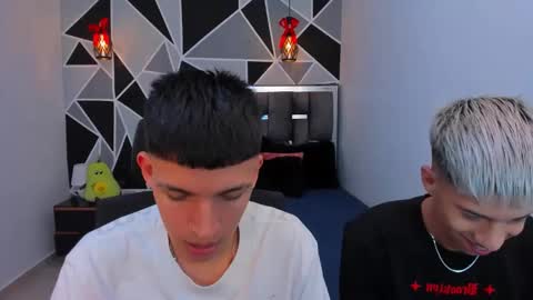 Snapshot of juan_nd_steven chatting on April 25, 2:36 am JuanSteven online show from April 25, 2:36 am