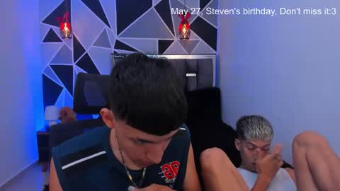 Snapshot of juan_nd_steven chatting on May 14, 1:45 am JuanSteven online show from May 14, 1:45 am