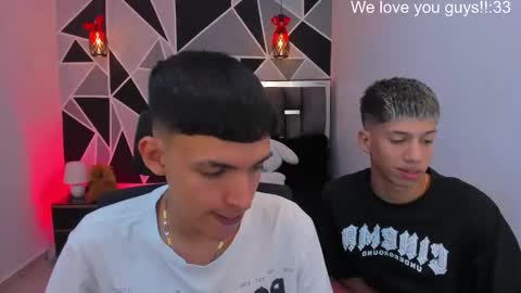 Snapshot of juan_nd_steven chatting on May 28, 11:35 pm JuanSteven online show from May 28, 11:35 pm