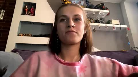 Lola online show from October 15, 7:41 am