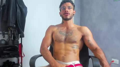 Juan Esteban online show from April 13, 2:11 pm