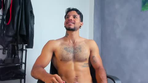 Snapshot of juanbladde chatting on May 14, 4:03 pm Juan Esteban online show from May 14, 4:03 pm