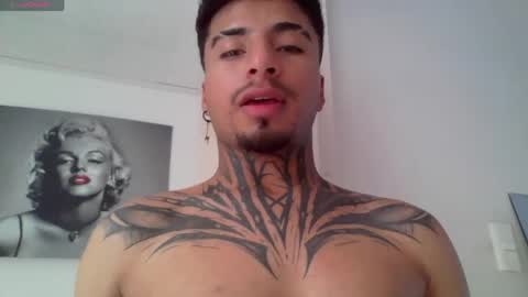 Snapshot of juancamilo66_ chatting on April 20, 8:32 pm juancamilo66_ online show from April 20, 8:32 pm