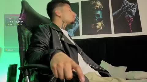 Snapshot of juancamilo66_ chatting on April 22, 12:46 am juancamilo66_ online show from April 22, 12:46 am