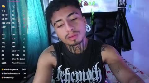 Snapshot of juancamilo66_ chatting on May 12, 4:15 pm juancamilo66_ online show from May 12, 4:15 pm