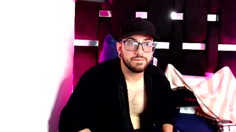 Snapshot of juanchis080 chatting on March 6, 3:03 am Andres online show from March 6, 3:03 am