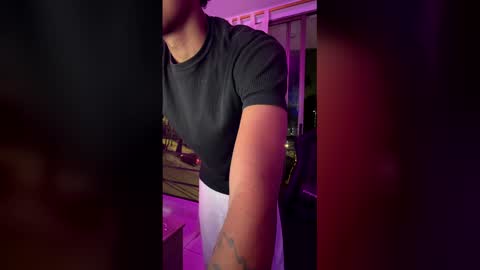 juandiegosv online show from April 25, 6:16 am