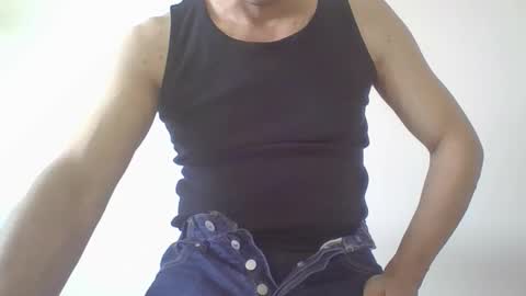 Snapshot of juanearth1 chatting on May 26, 9:33 pm juanearth1 online show from May 26, 9:33 pm