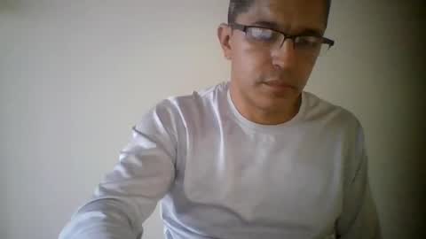 Snapshot of juanearth1 chatting on July 3, 12:17 am juanearth1 online show from July 3, 12:17 am