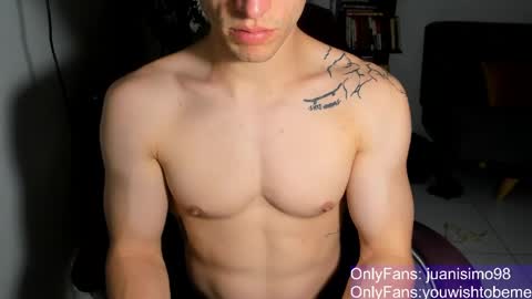 Snapshot of juanisimo_ chatting on May 3, 1:22 am JUANISIMO online show from May 3, 1:22 am