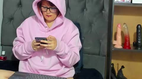 Snapshot of juanita_69_ chatting on February 26, 10:04 am juanita online show from February 26, 10:04 am