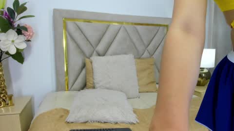 Snapshot of juanita_owens chatting on December 6, 6:28 pm juanita_owens online show from December 6, 6:28 pm