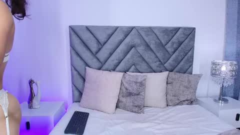 Snapshot of juanita_owens chatting on February 18, 9:42 pm juanita_owens online show from February 18, 9:42 pm