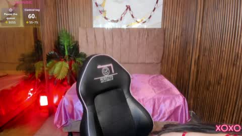 JUANITA online show from April 4, 11:40 am