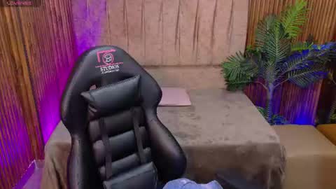 Snapshot of juanita_tay chatting on July 7, 11:47 am JUANITA online show from July 7, 11:47 am