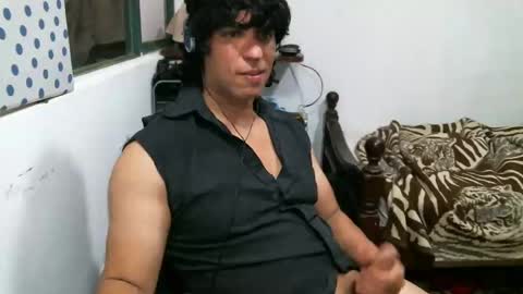 Snapshot of juanito2727 chatting on December 15, 3:24 am amor online show from December 15, 3:24 am