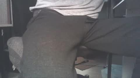 Snapshot of juanitou chatting on May 26, 8:43 am frenchchouchou online show from May 26, 8:43 am