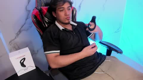 JUAN  online show from April 3, 6:44 am