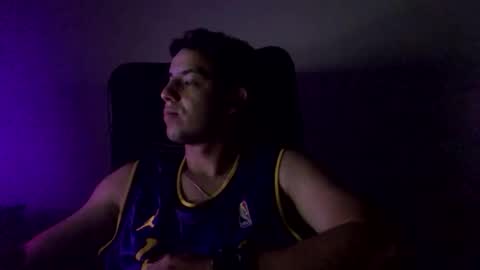 Snapshot of juannvalencia11 chatting on April 19, 4:34 am juannvalencia11 online show from April 19, 4:34 am