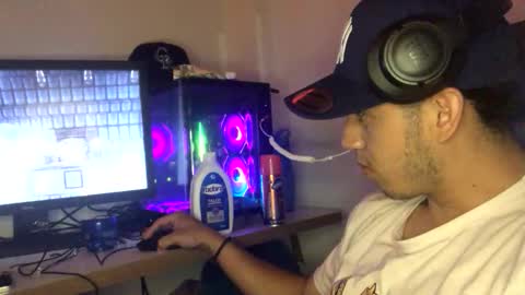 Snapshot of juannvalencia11 chatting on May 13, 3:26 am juannvalencia11 online show from May 13, 3:26 am