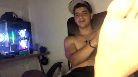 Snapshot of juannvalencia11 chatting on May 21, 5:25 am juannvalencia11 online show from May 21, 5:25 am