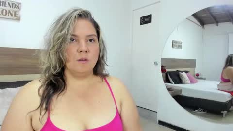 Juannyta  online show from February 12, 3:05 pm