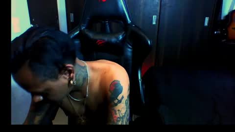 juanpt69 online show from April 22, 7:04 pm