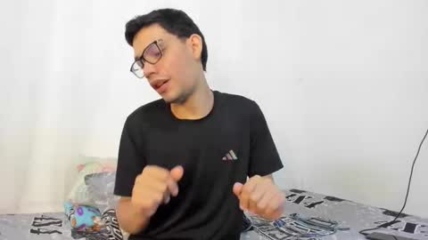 juansuarez204 online show from March 24, 11:21 pm