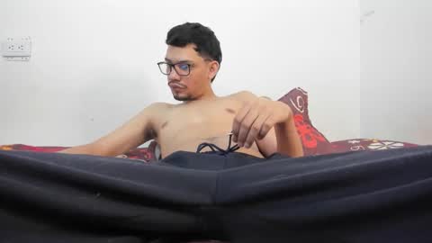 juansuarez204 online show from April 14, 1:00 am