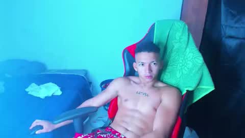 Snapshot of juansw66 chatting on April 23, 12:15 pm juansw66 online show from April 23, 12:15 pm