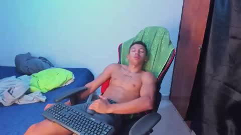 Snapshot of juansw66 chatting on May 25, 4:02 pm juansw66 online show from May 25, 4:02 pm