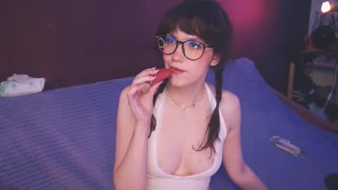 Snapshot of juby_yubi chatting on December 3, 4:50 pm Arina online show from December 3, 4:50 pm