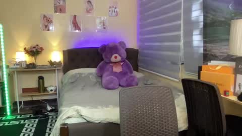 Snapshot of judiella chatting on February 2, 6:48 am EloiseMoree online show from February 2, 6:48 am