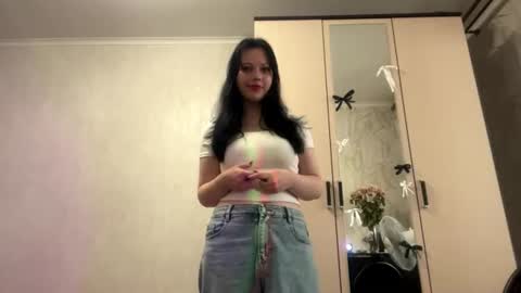 Snapshot of judivanhevel chatting on July 18, 3:27 pm sweetberry online show from July 18, 3:27 pm