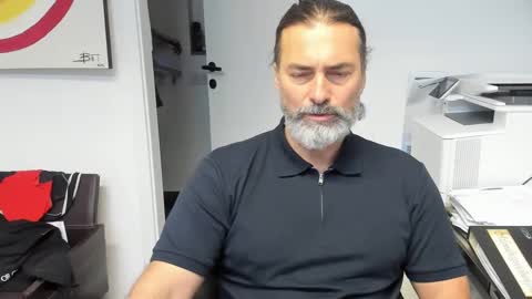 Snapshot of juergenkru chatting on January 19, 12:50 pm Giovanni50pro online show from January 19, 12:50 pm