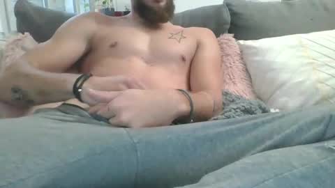 Snapshot of jui896713 chatting on February 16, 8:32 am jui896713 online show from February 16, 8:32 am