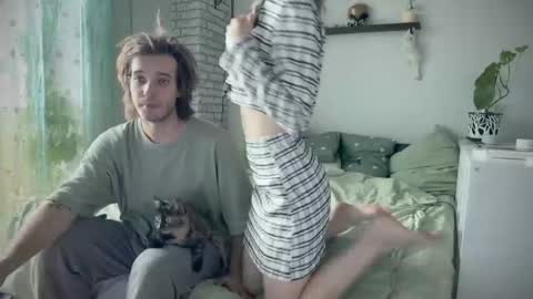 juiceboyyy online show from December 2, 7:36 am