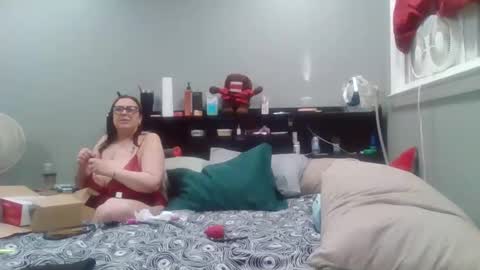 Snapshot of juiceepawwg420 chatting on May 11, 12:49 am Juiceepawwg420 online show from May 11, 12:49 am