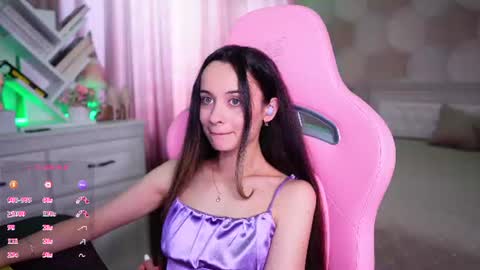 Snapshot of juicy___angel chatting on July 6, 12:46 pm Angelina online show from July 6, 12:46 pm