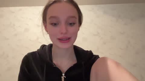 Snapshot of juicy_angels chatting on January 13, 4:19 pm alexa online show from January 13, 4:19 pm