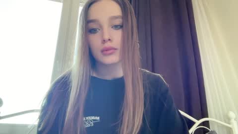 Snapshot of juicy_angels chatting on April 10, 1:27 pm alexa online show from April 10, 1:27 pm